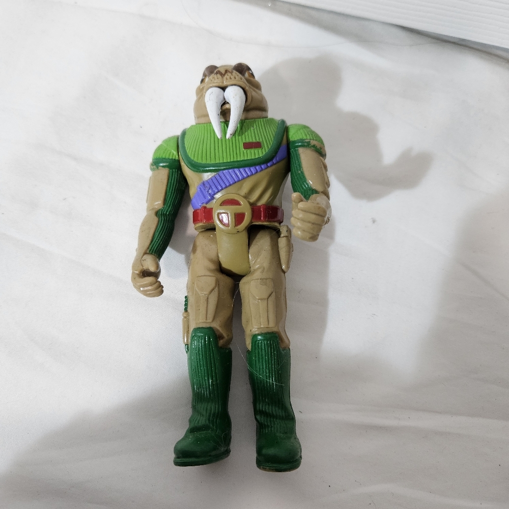 Figure  vintage 1985 Vintage Action Figure with Green and Tan Outfit